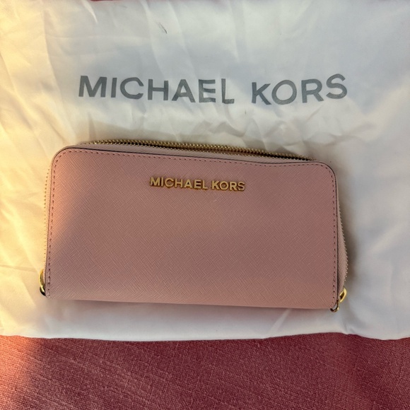 Michael Kors Leather Wallet - Picture 1 of 3